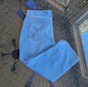 NWT Bandolino Denim Capris, Size 6